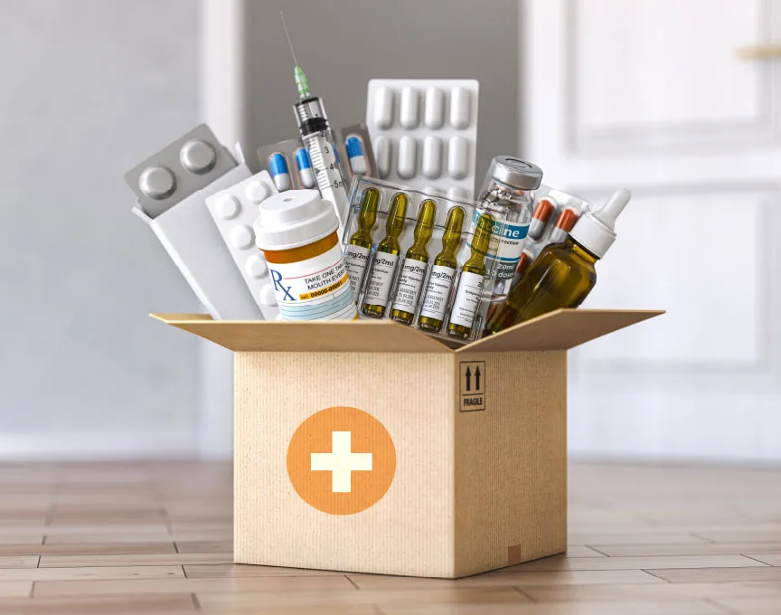 Un colis rempli de divers produits pharmaceutiques.